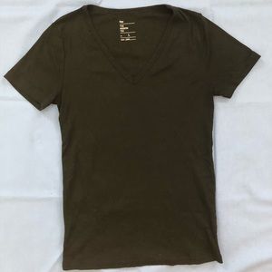 Gap black V-neck Tshirt
